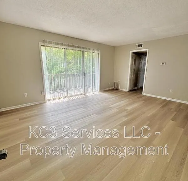 8717 Countryshire Ln — Photo 4