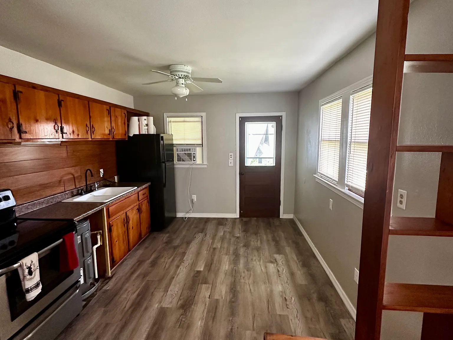 7809 Almark St — Photo 3