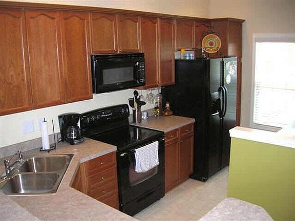 Inviting Kitchen with upgraded appliances