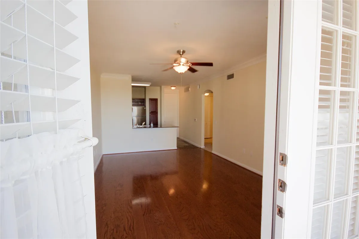 Building Photo - 7575 Kirby Dr #3303