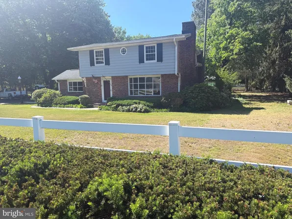 24656 Betts Pond Rd, Georgetown, DE 19966