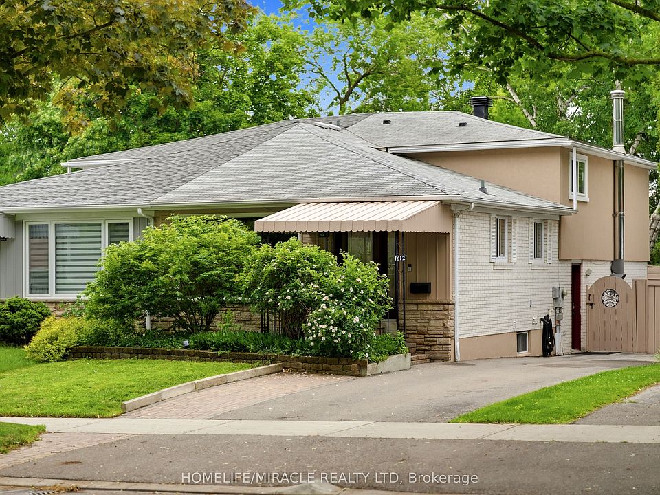 1st image of 1612 Wavell Cres