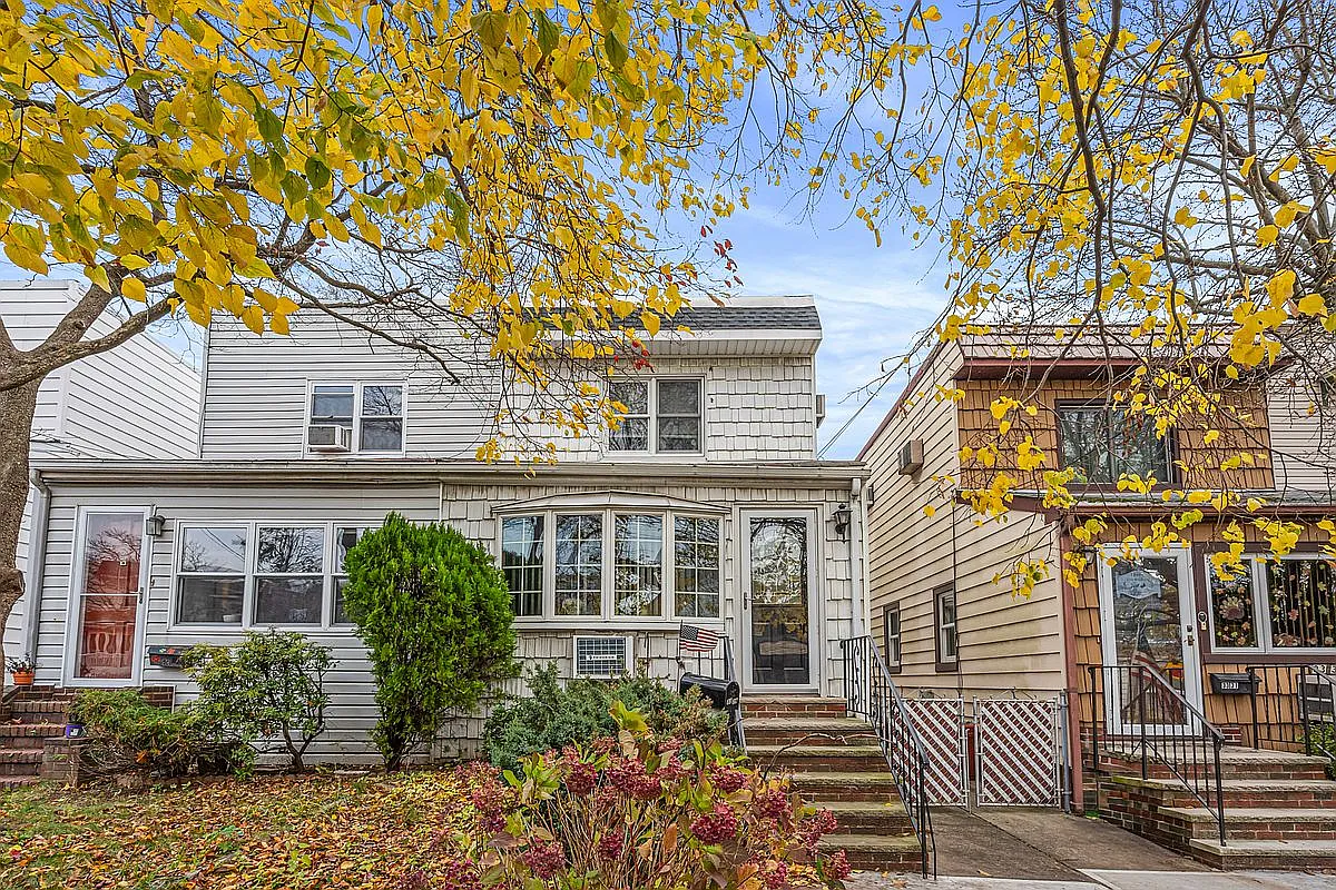 33-29 201st St photo 1