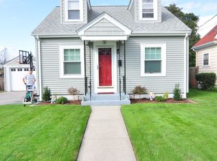 170 Maplecrest Dr, Pawtucket, RI 02861