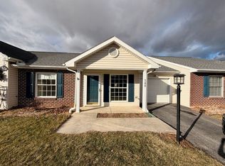 146 Bayberry Dr, Chambersburg, PA