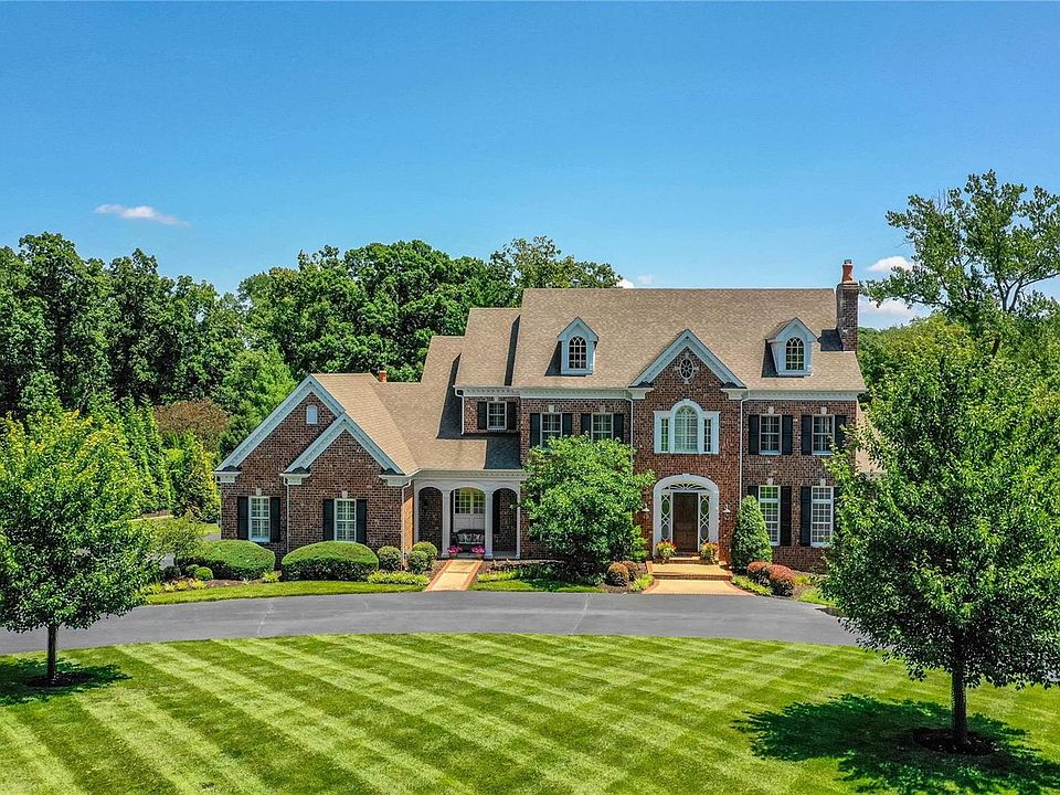 1st image of 2548 Town And Country Ln