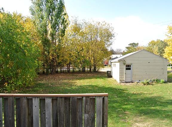 3rd image of 3163 Lake Johanna Blvd
