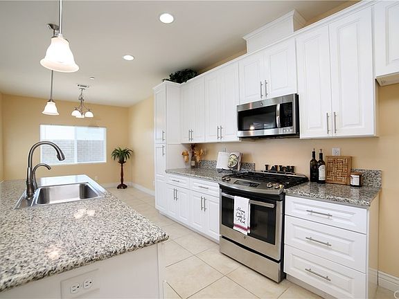 5th image of 204 Siratt Dr