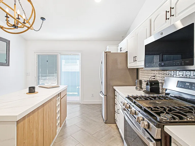 1876 Mesquite Canyon Dr — Photo 13