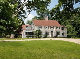 4 Christmas Lake Ln, Westport, CT 06880