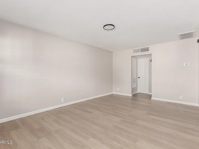 405 S Priest Dr — Photo 21
