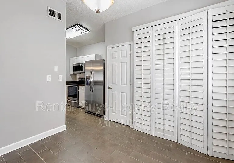 10729 Squires Ct — Photo 12
