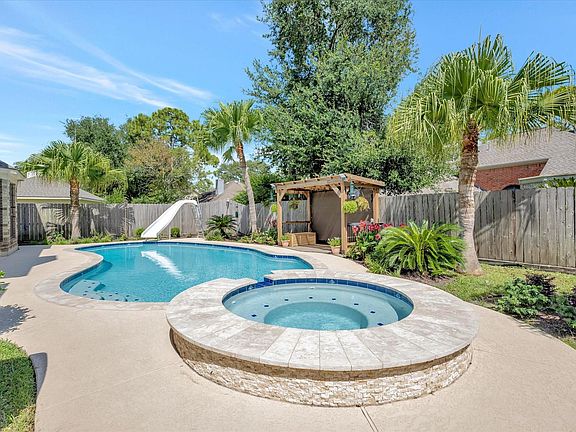 5th image of 830 Island Meadow Ct