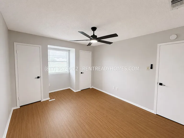 6052 Holiday Ln — Photo 5