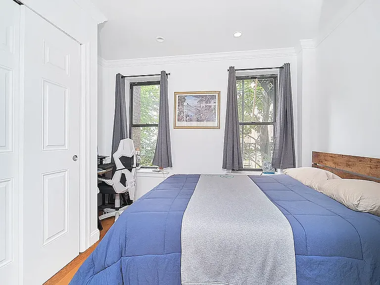 236 E 33rd St #1D — Photo 6