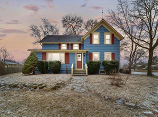 18650 Honey Creek Dr, Brookfield, WI 53045