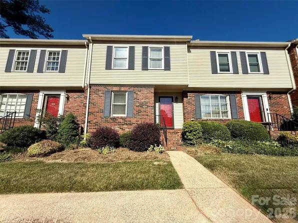 2705 North St NW #65, Hickory, NC 28601