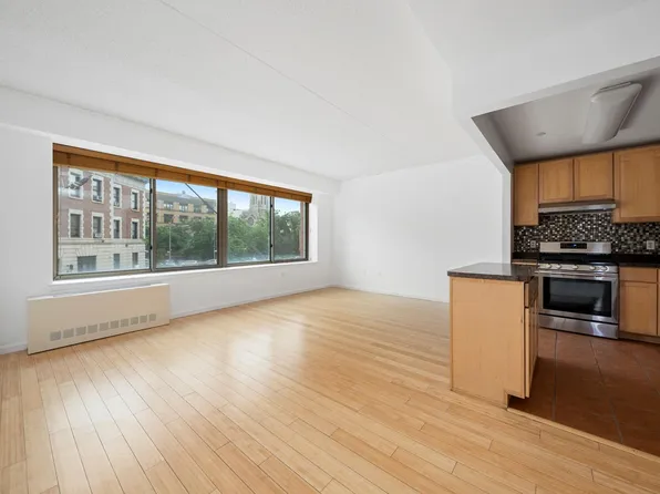 837 Washington Ave APT 2G, Bronx, NY 10451