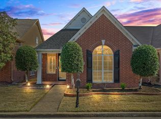 374 Fountain River Dr, Memphis, TN 38120