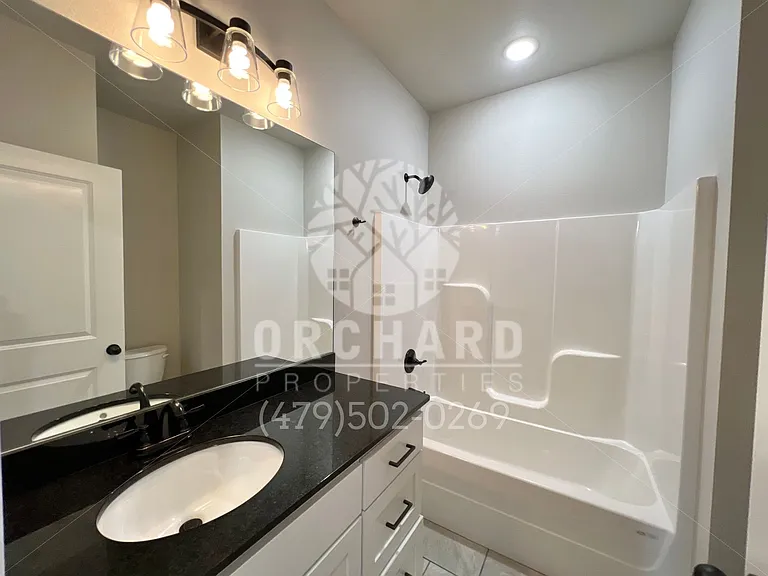 592 Bradford Dr — Photo 14