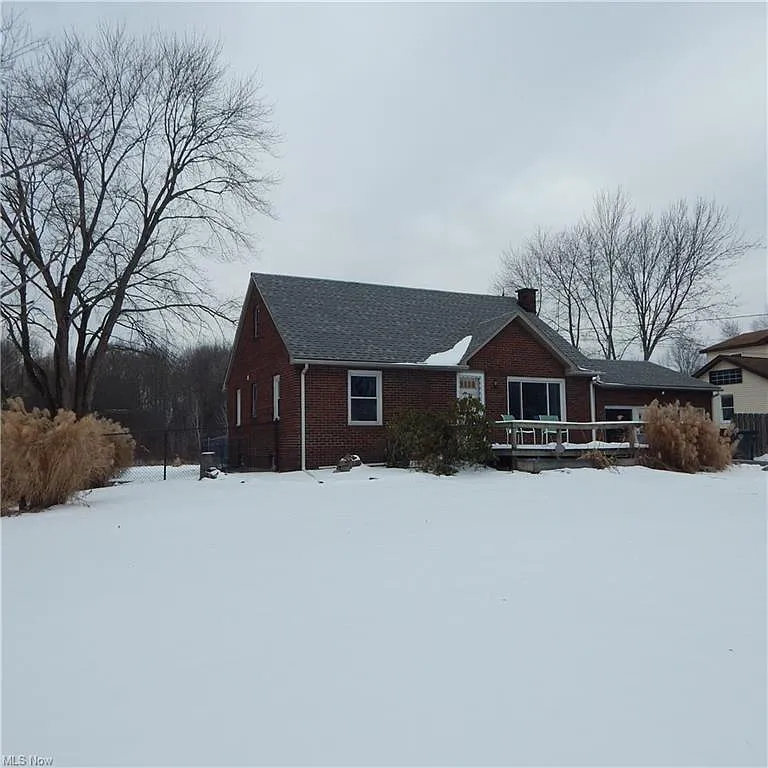 1516 Coitsville Hubbard Rd photo 1