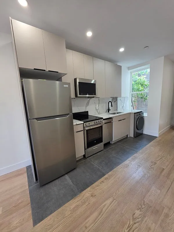 2 bed, 2.0 bath, 800 sqft, $3,150 — Photo 2