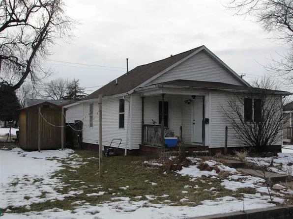 526 Menominee Ave, East Dubuque, IL 61025