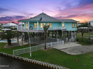 141 Janelle Dr, Bay Saint Louis, MS 39520