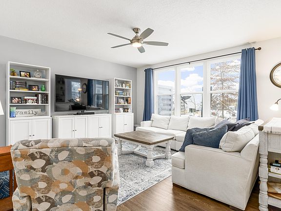 5th image of 12357 Greenwood Dr