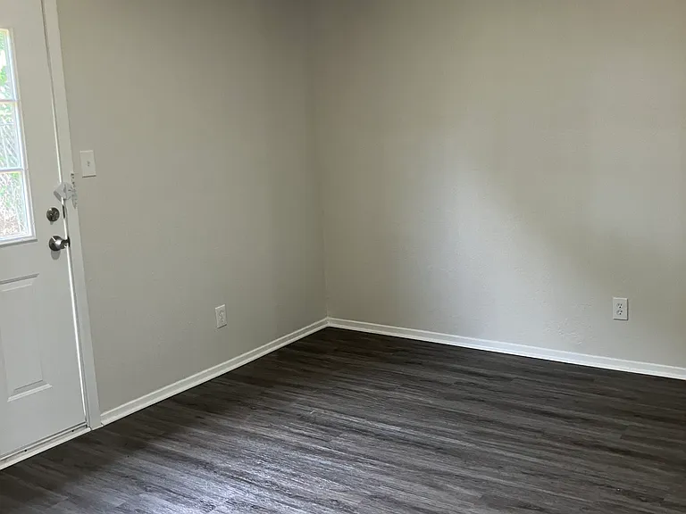 2552 Navasota Cir — Photo 5