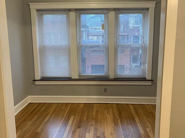 5352 N Winthrop Ave #2 — Photo 2