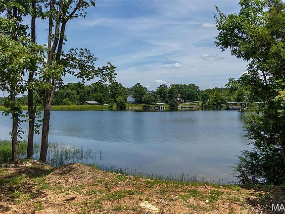 3rd image of 830 Stone Gate Dr