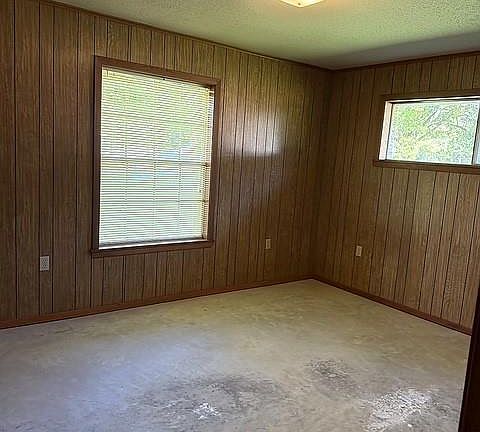 4th image of 52482 Cypress St