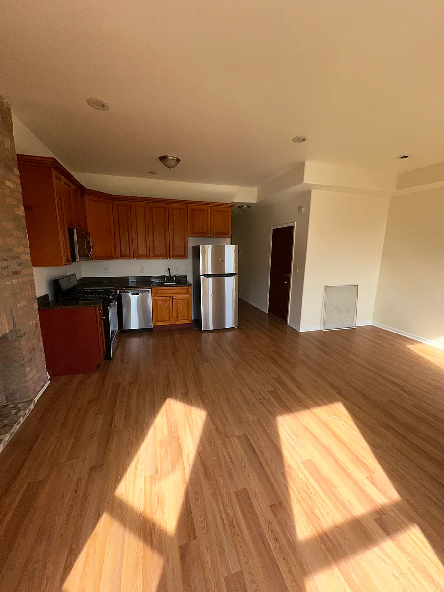 Building Photo - 6440 S Maryland Ave #3S