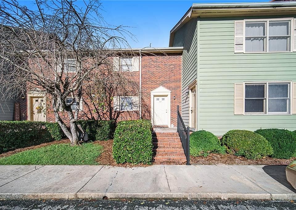 1st image of 1300 Larchmont Pl APT 808