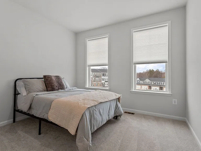 642 Brookwood Glen Ter #B — Photo 25
