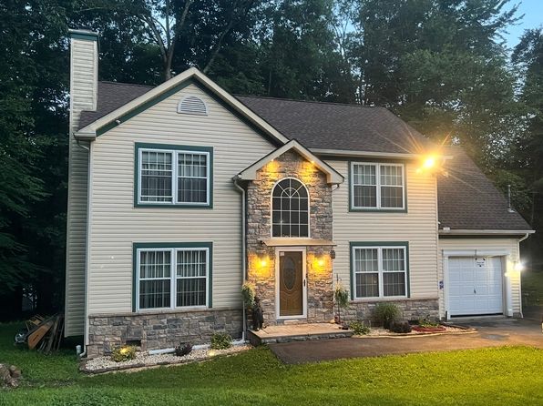 112 Spruce Ln