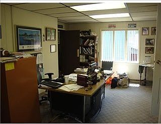 5th image of 222 Harvey Ave