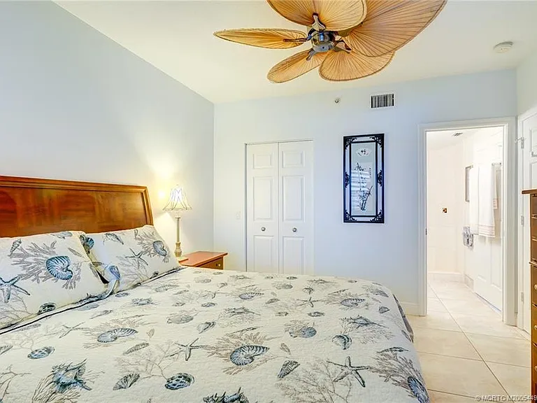 5750 NE Island Cove Way #3302 — Photo 9