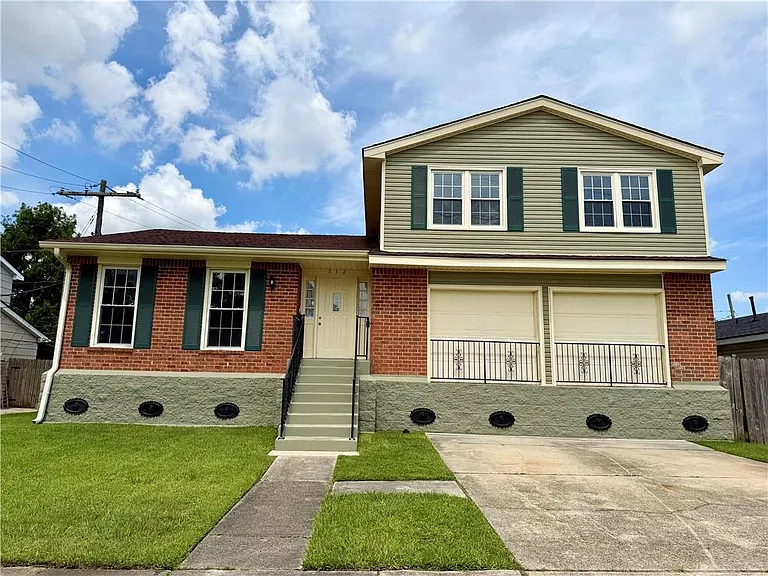 532 Oakwood Dr — Photo 1