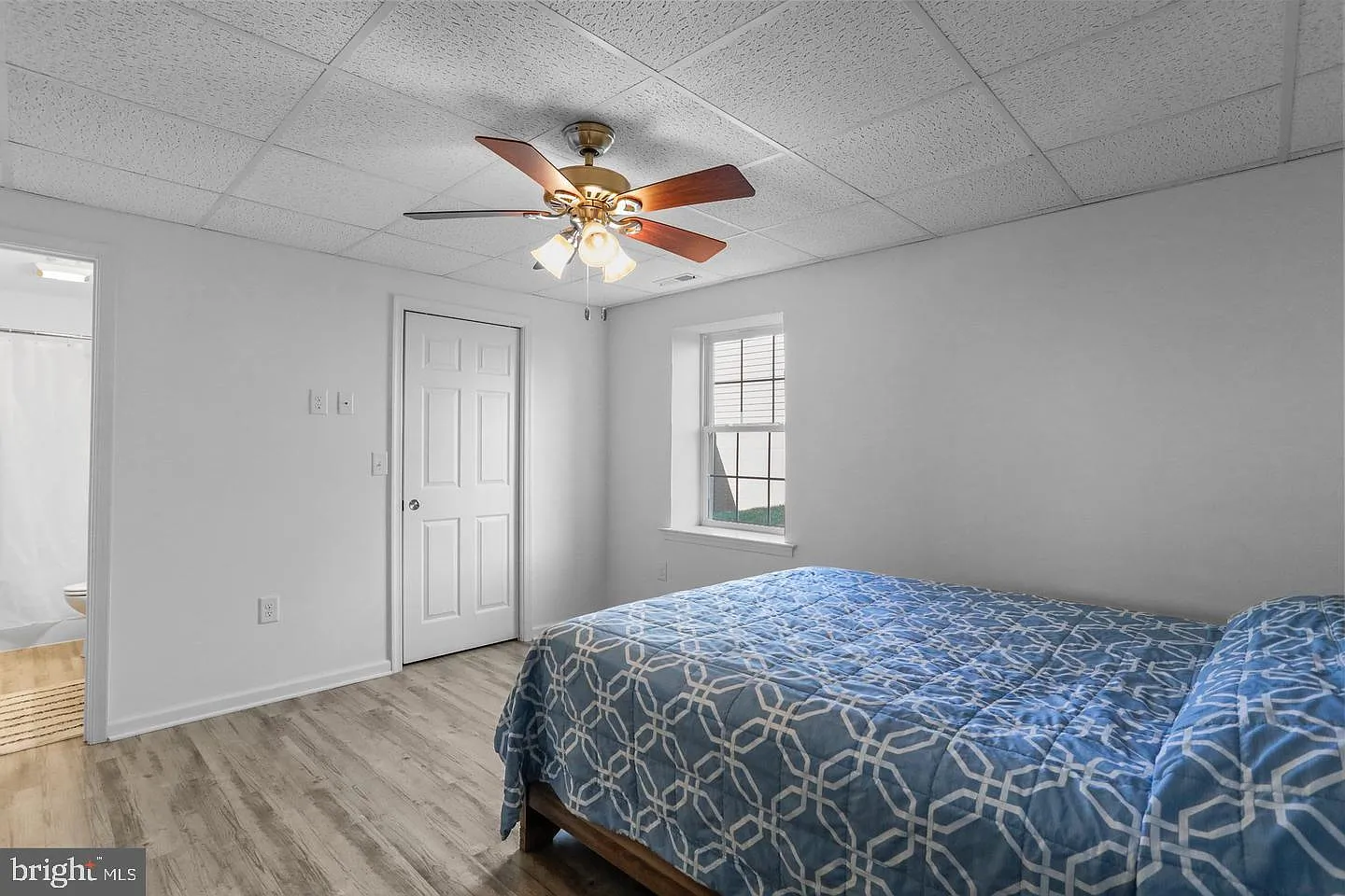 2 bed, 2594 sqft, $1,700 — Photo 4
