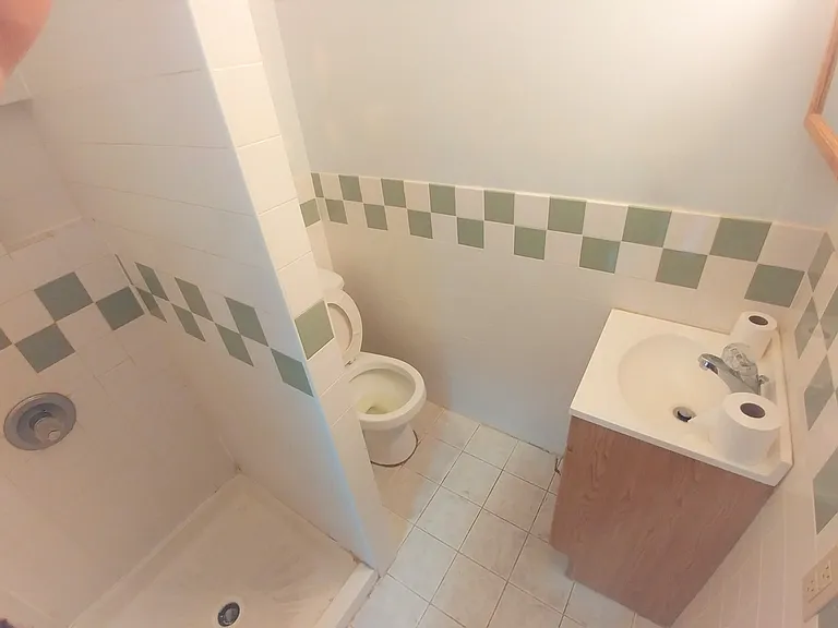 58 Henry St #6 — Photo 6