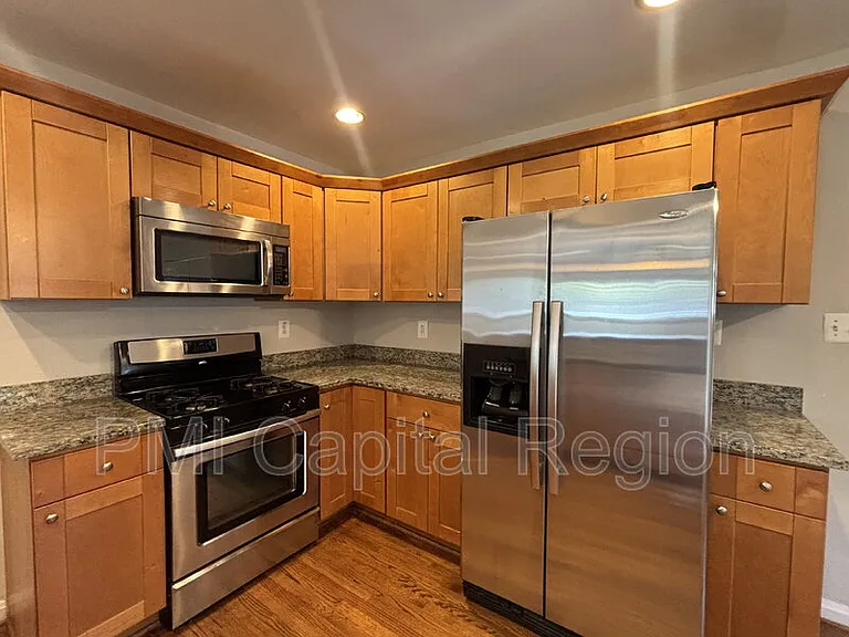 4706 Red Fox Rd — Photo 5