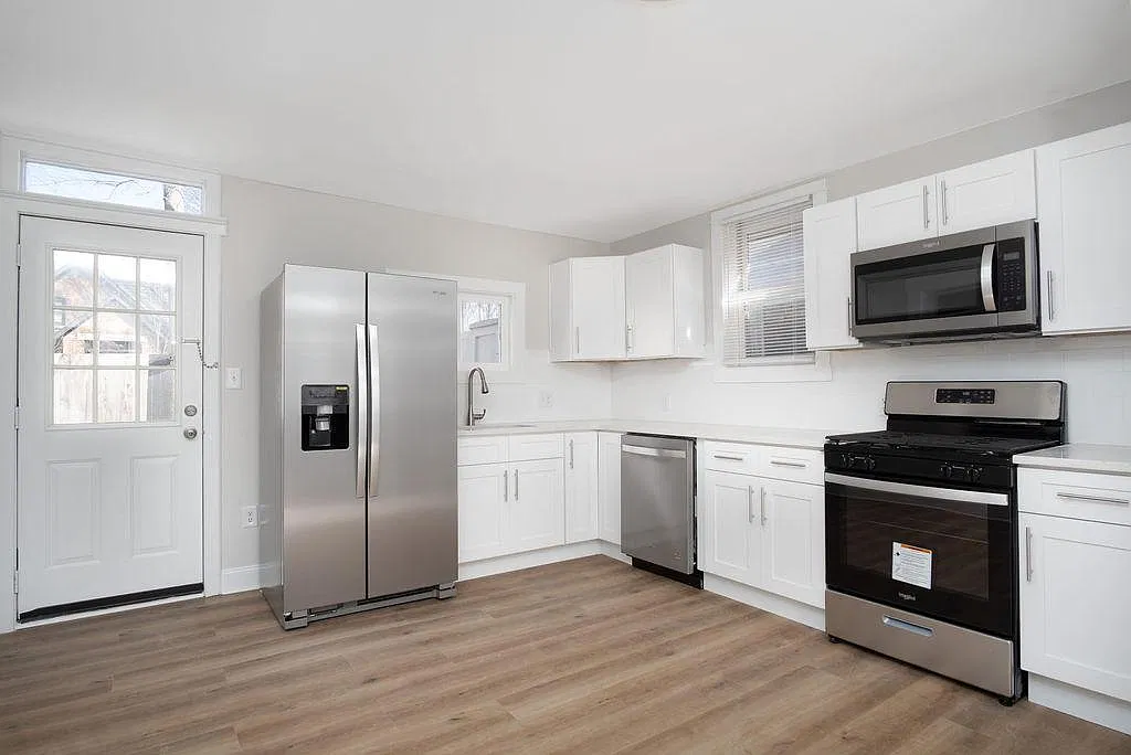 750 S 3rd St — Photo 3