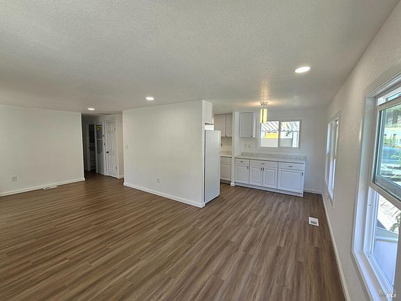 4th image of 5212 Whispering Creek Drive