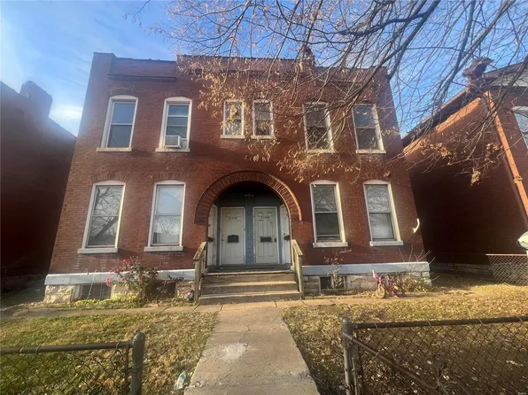 2153 Benton St, Granite City, IL 62040