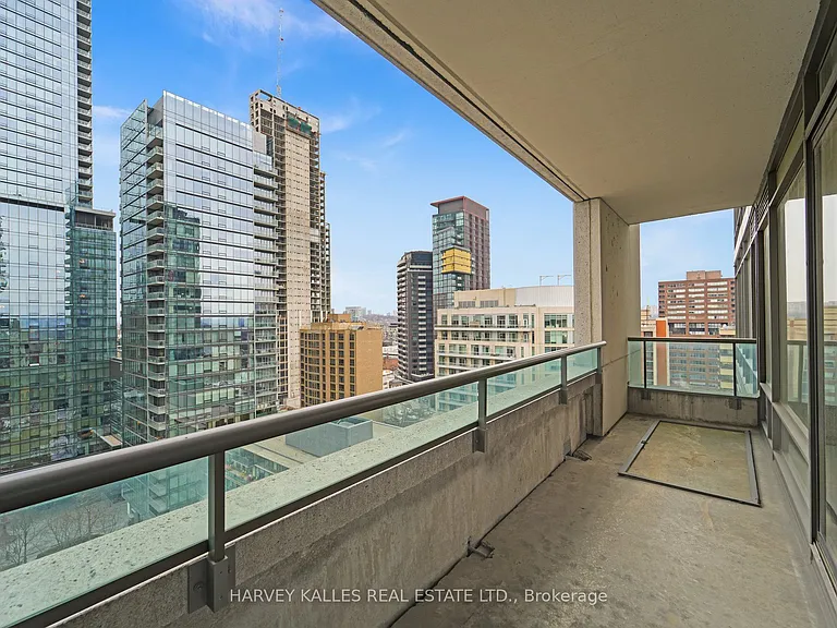 18 Yorkville Ave #1606 — Photo 26