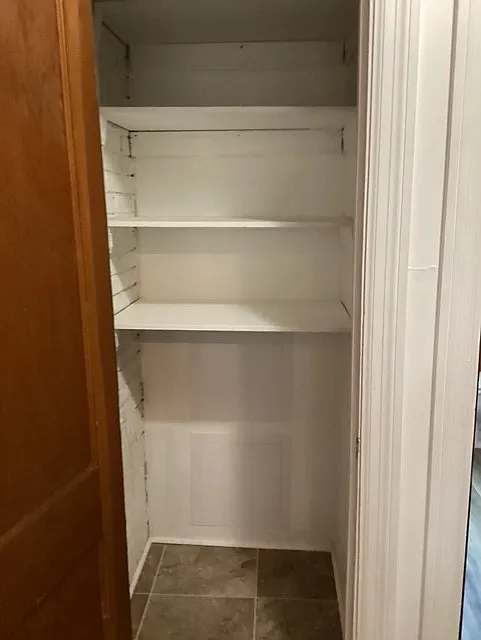 1 bed, 900 sqft, $1,300 — Photo 3