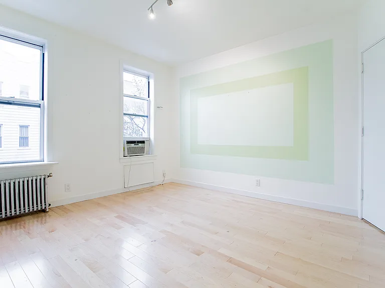 67 Jewel St #2R — Photo 3