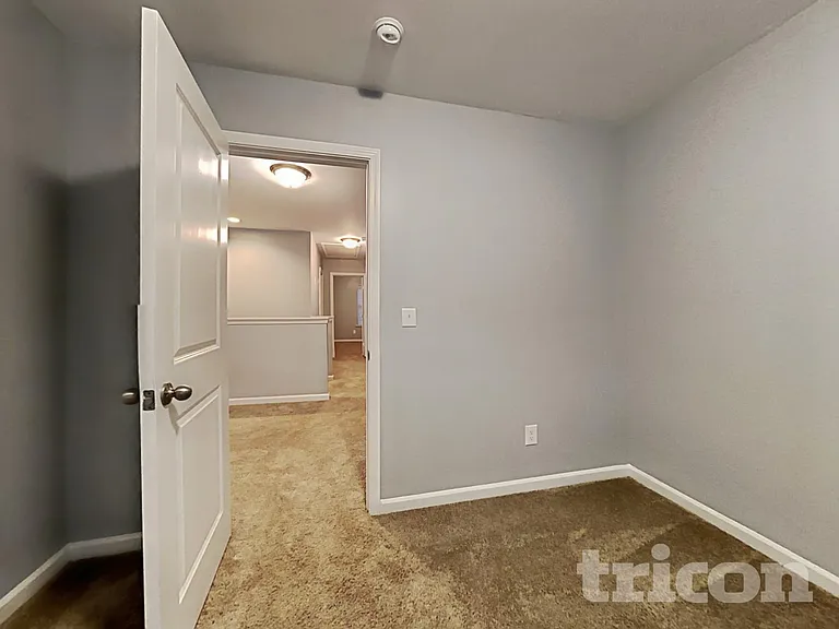 2271 Wentworth Park Dr — Photo 13